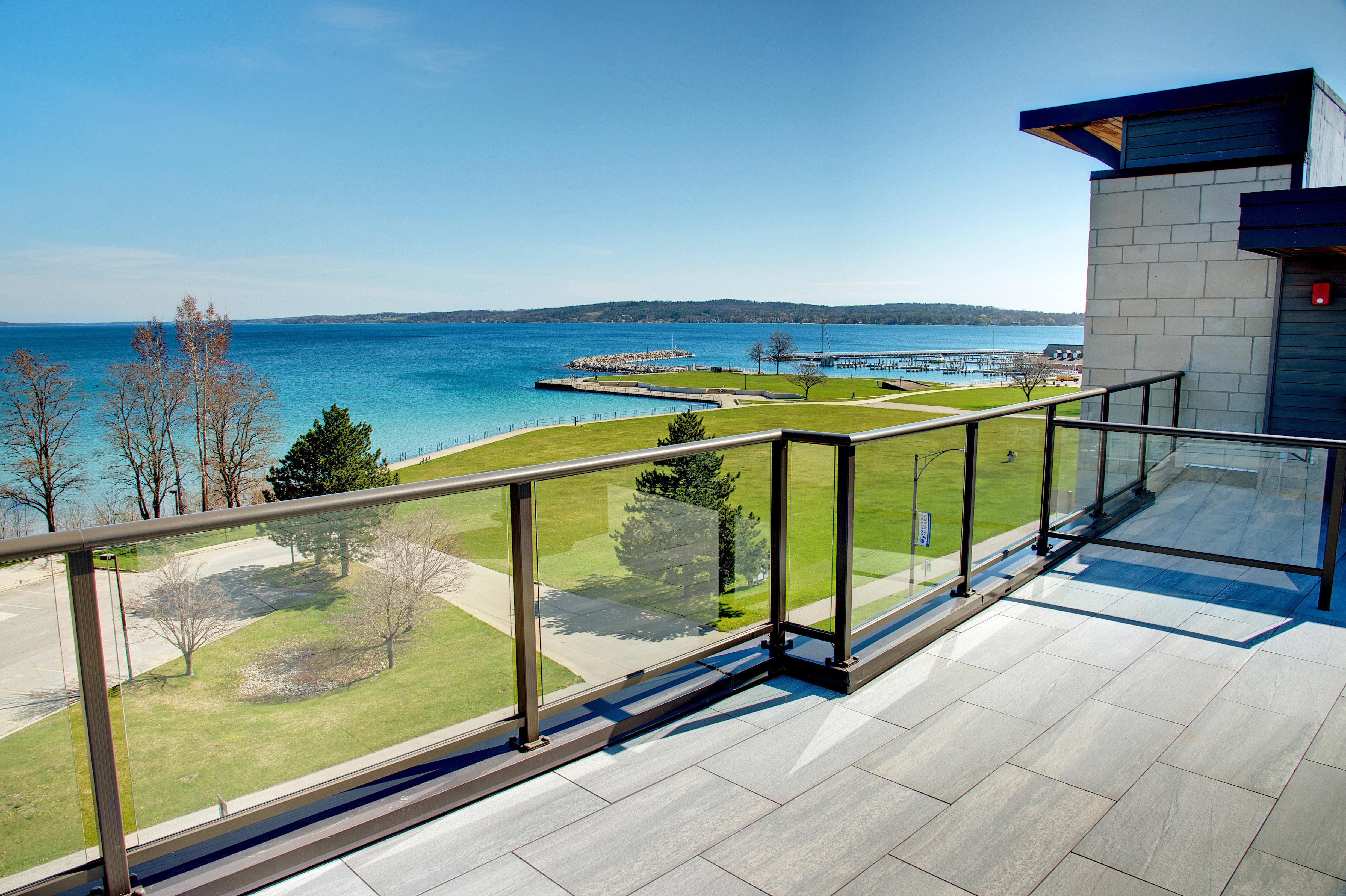 Hotel Indigo Traverse City By Ihg Exterior foto