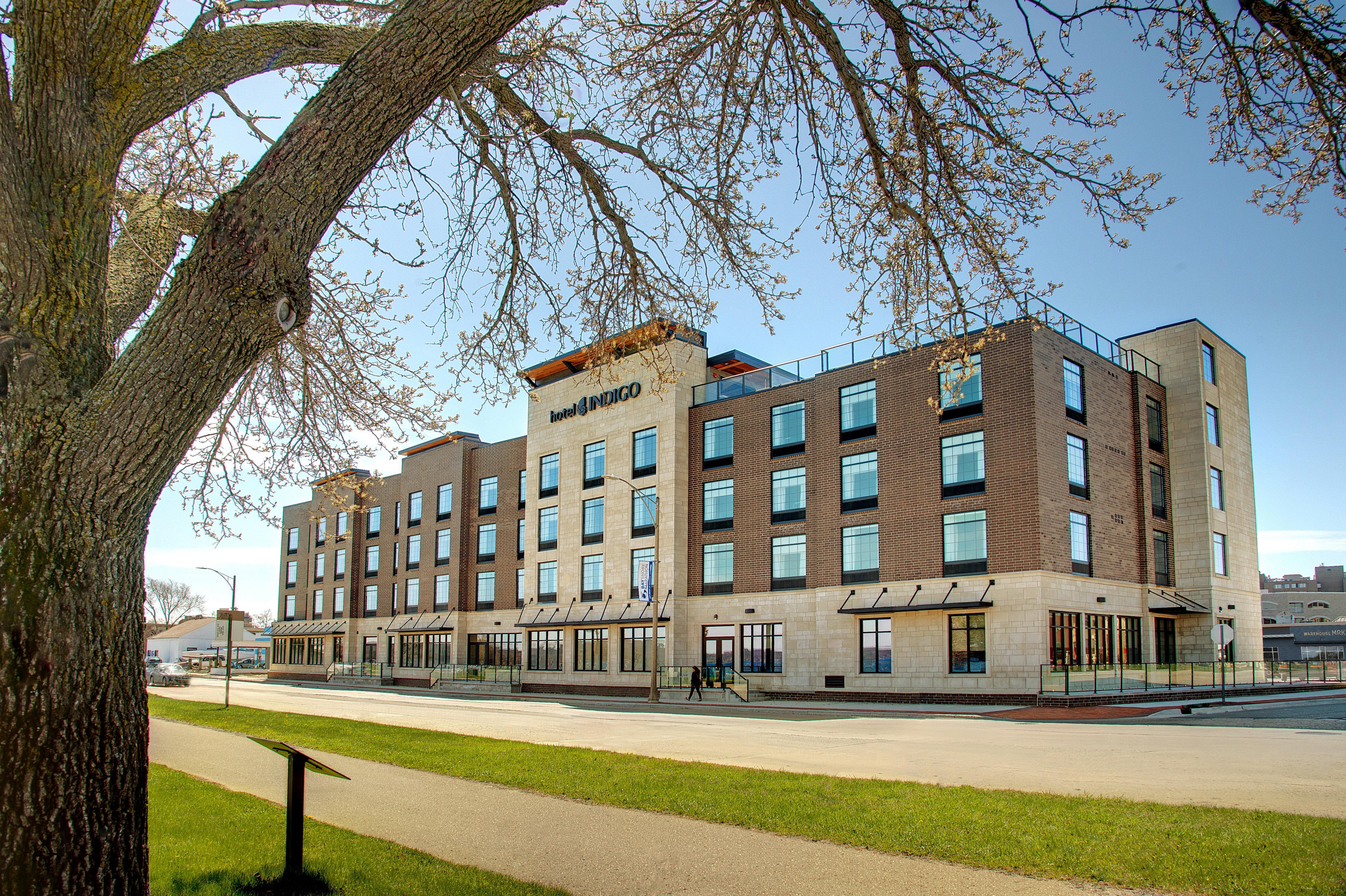 Hotel Indigo Traverse City By Ihg Exterior foto