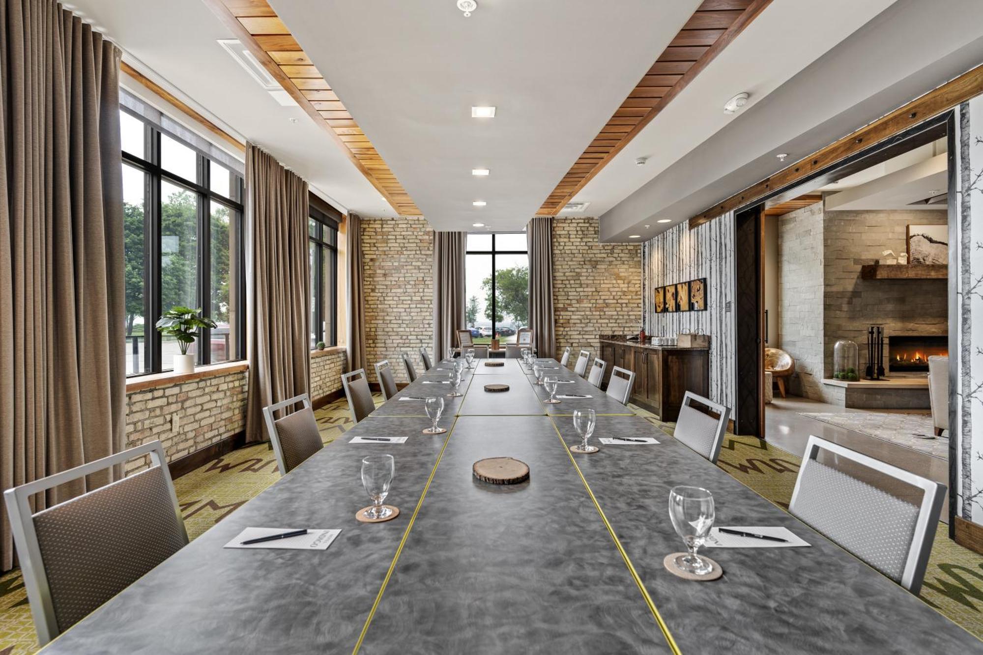 Hotel Indigo Traverse City By Ihg Exterior foto